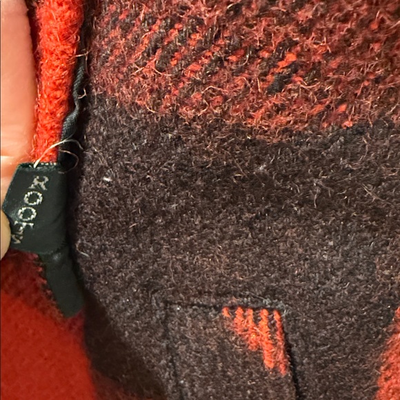 Vintage Roots Red and Black Outdoors Boa Wool Check Vest. Medium - Picture 4 of 7